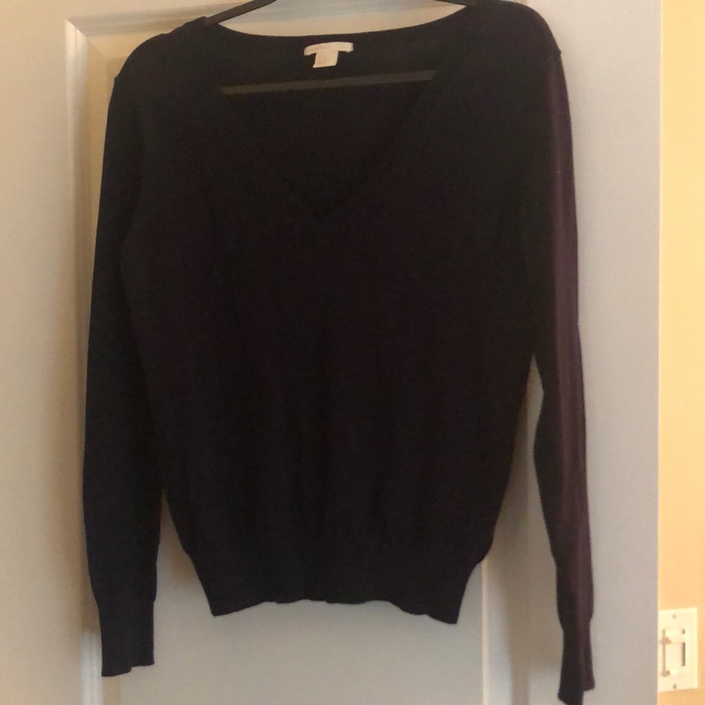 Like new ! H&M basic navy v neck sweater